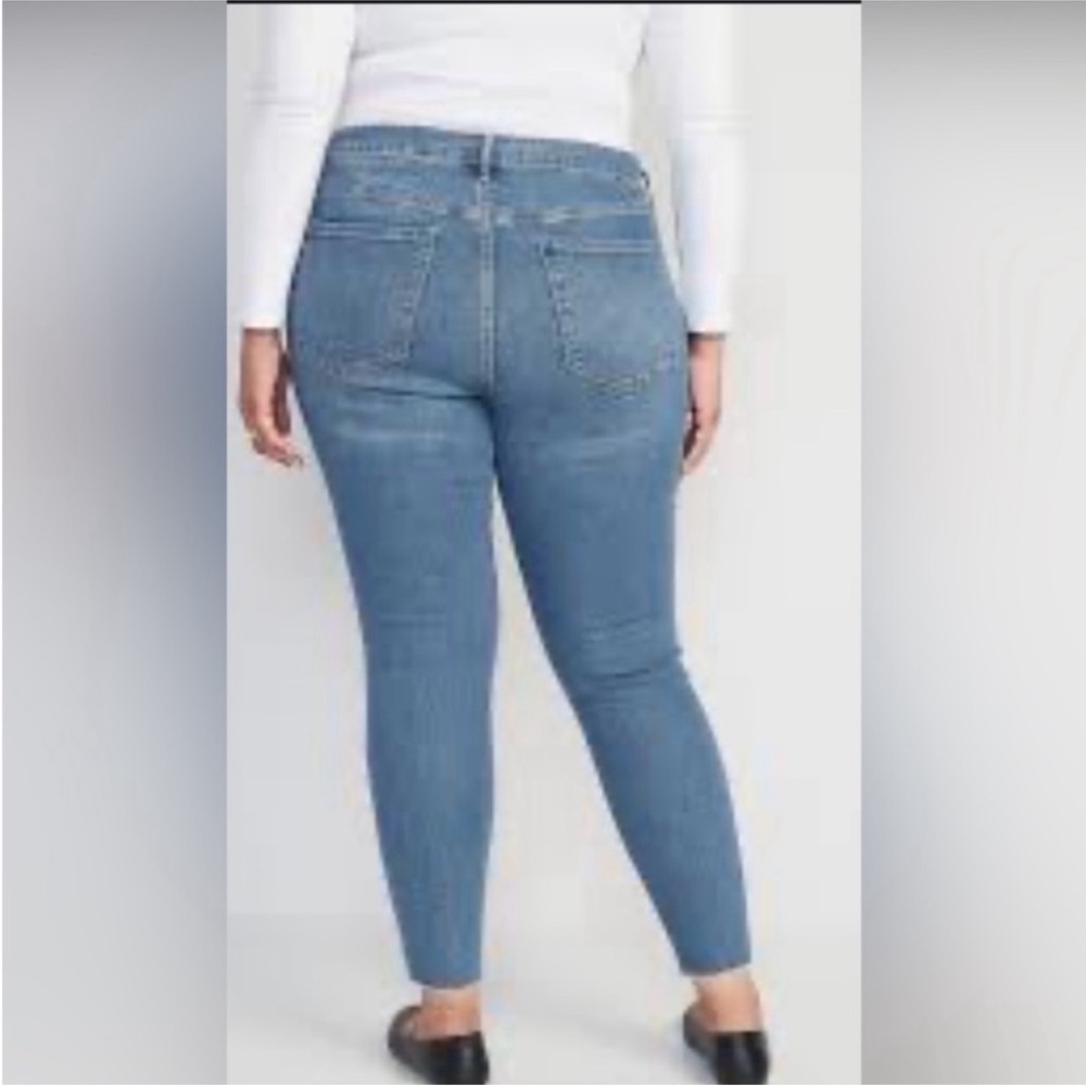 Old Navy women’s 20 plus size mid rise rockstar super skinny distressed